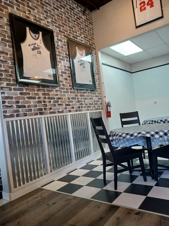 Annie B's Pizzeria - Midway