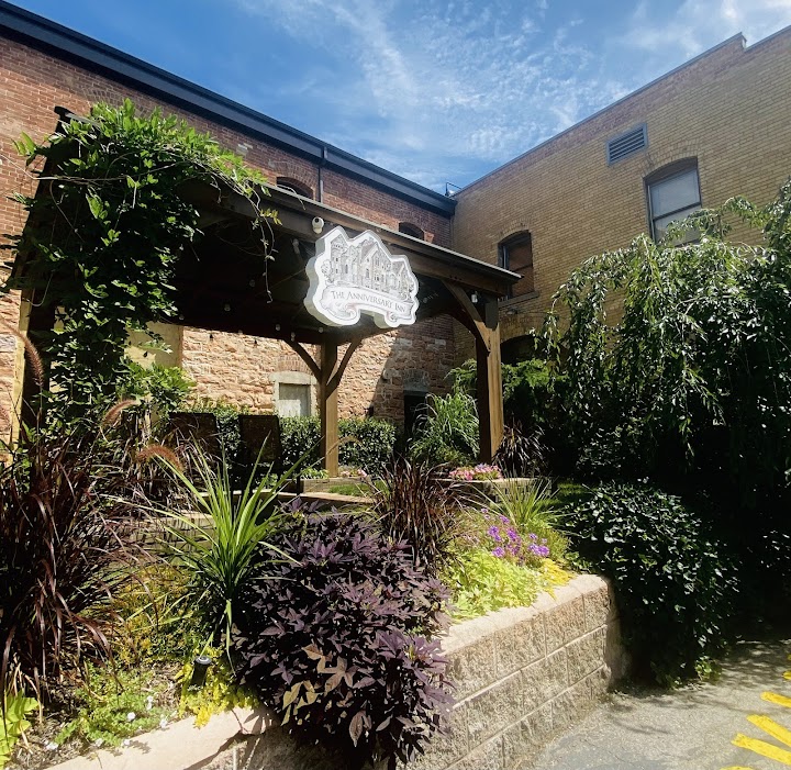 Anniversary Inn 5th South