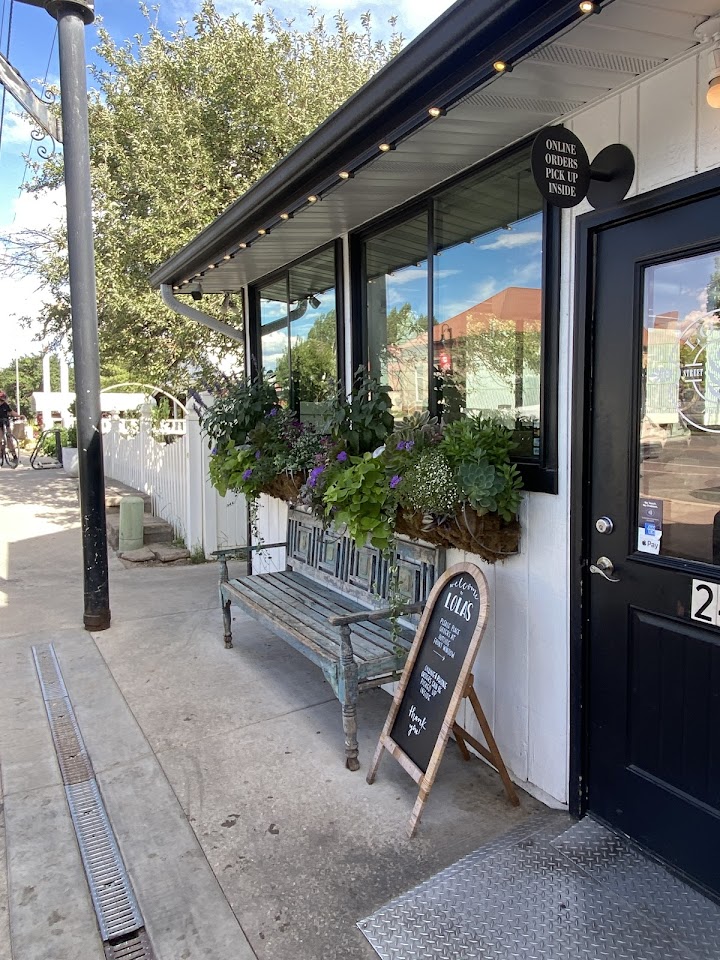 Lola's Street Kitchen